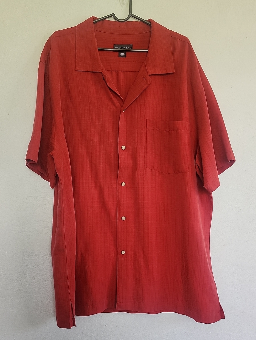 Covington Men's Deep Red Casual Short-Sleeve Button-Down Shirt